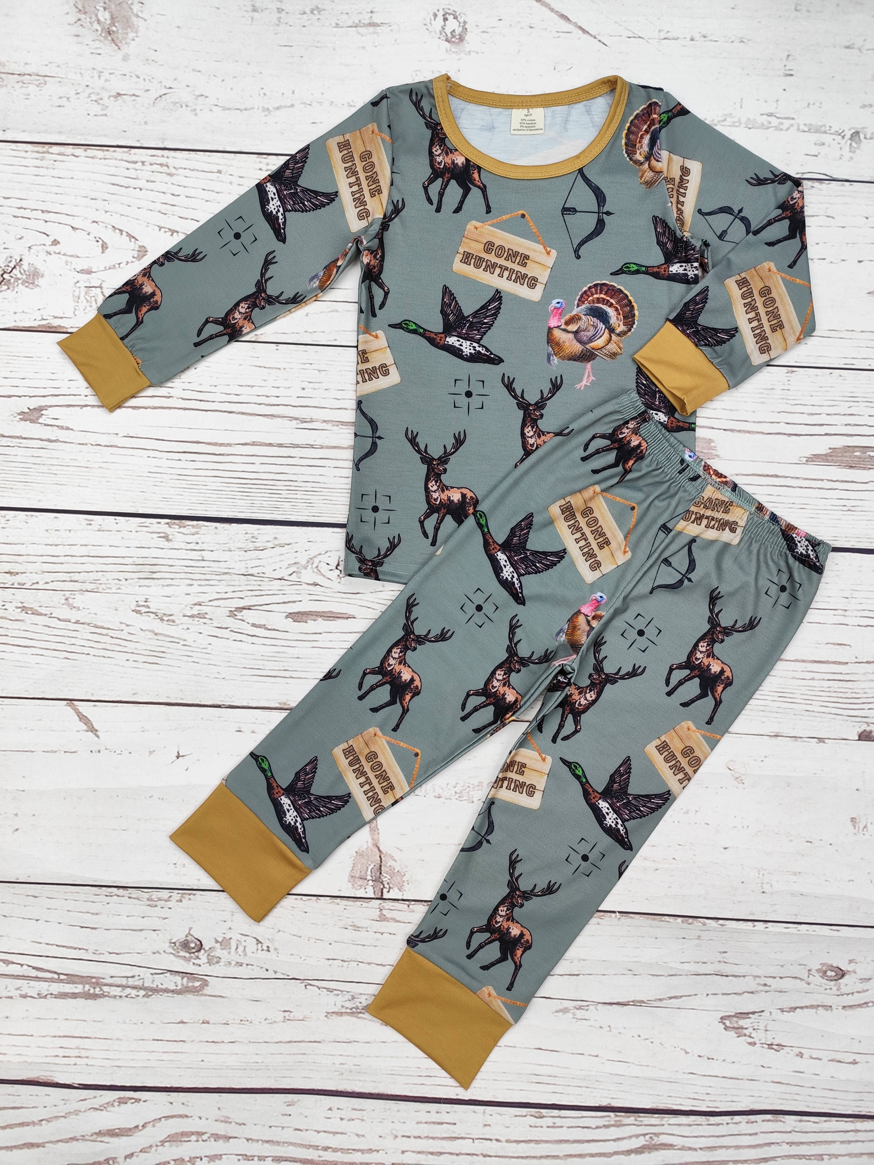 Go Hunting Print Sleepwear Set