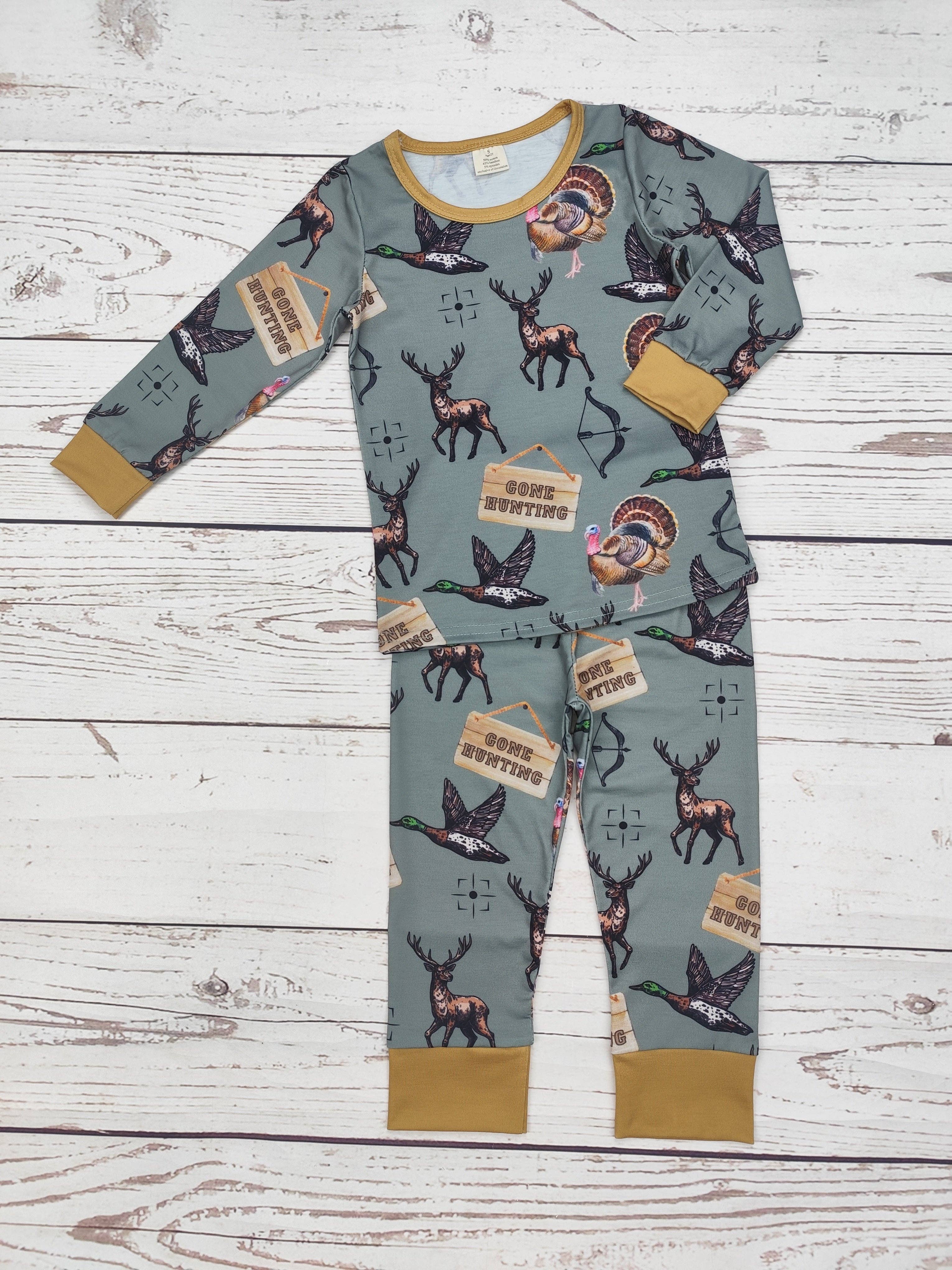 Go Hunting Print Sleepwear Set